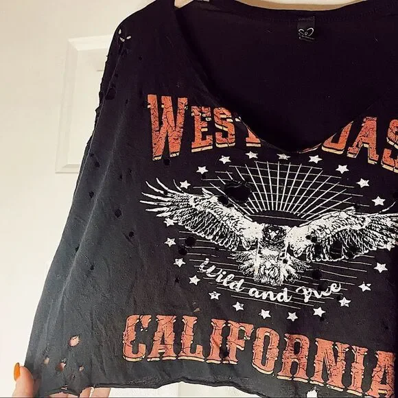 WINDSOR Women’s Oversized Distressed Graphic Tee - Picture 5 of 8